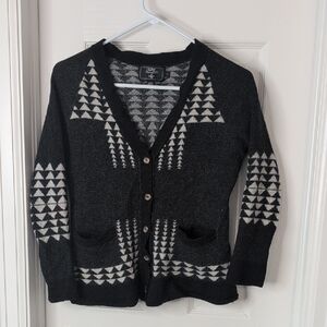 Pendleton Black and White Geometric Cardigan 💯 merino wool